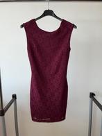 Donkerroze korte jurk Forever 21 S, Kleding | Dames, Ophalen of Verzenden, Zo goed als nieuw, Forever 21, Roze