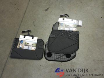 Set nieuwe originele rubberen all weather vloermatten voor B beschikbaar voor biedingen