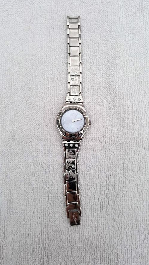 montre Swatch, Bijoux, Sacs & Beauté, Montres | Femmes, Utilisé, Montre-bracelet, Swatch, Acier, Acier, Avec strass, Enlèvement ou Envoi