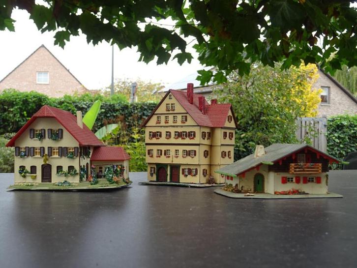 Lot huizen uit de Alpen - HO, Hobby en Vrije tijd, Modeltreinen | H0, Gebruikt, Brug, Tunnel of Gebouw, Ophalen of Verzenden