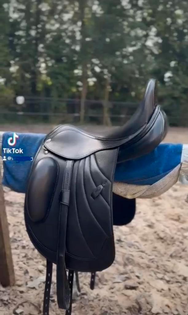 Kentaur rhodé dressuur zadel, Animaux & Accessoires, Chevaux & Poneys | Selles, Comme neuf, Enlèvement ou Envoi