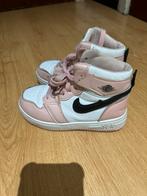 2 basket fille en très bon état, Enlèvement ou Envoi, Comme neuf