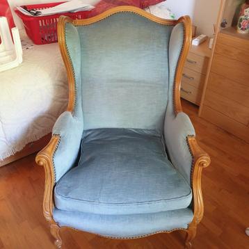 Fauteuil monoplace de style Louis XV disponible aux enchères