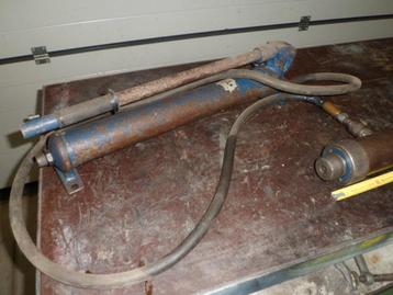 VÉRIN HYDRAULIQUE AVEC POMPE MANUELLE, Enlèvement ou Envoi, Utilisé