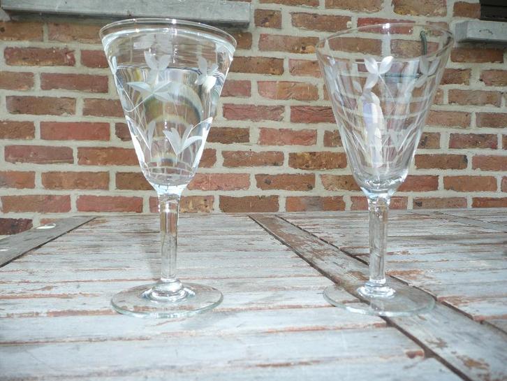 10 kristallen wijnglazen met origineel geslepen motief, Huis en Inrichting, Keuken | Servies, Zo goed als nieuw, Glas of Glazen