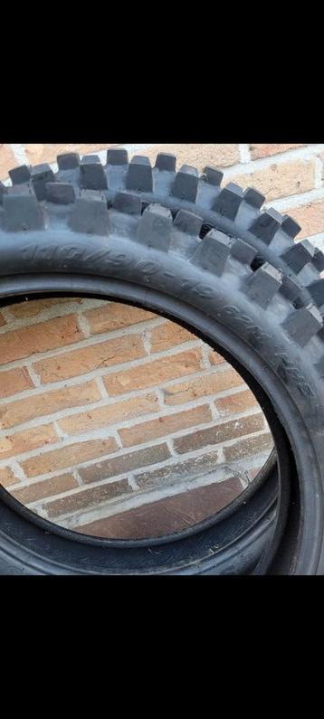 Cross banden beschikbaar voor biedingen