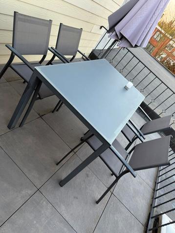 Verkocht. Tafel en stoelen (exterioo), Enlèvement, Utilisé