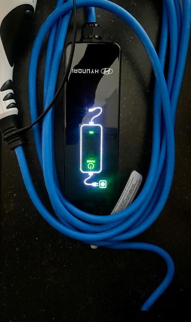 Originele Hyundai Thuislader - 220v Universeel all EV PHEV's, Auto diversen, Laadpalen, Nieuw, Laadpaal en Laadkabel, Ophalen of Verzenden