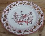 SALE Franse Moustiers wandbordje met rood motief, Antiek en Kunst, Ophalen of Verzenden