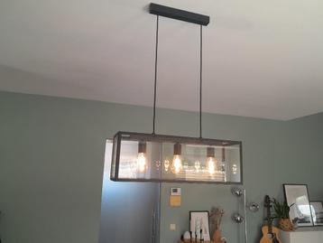 Hanglamp 3 lampen zwart metaal en glas nieuwstaat  beschikbaar voor biedingen