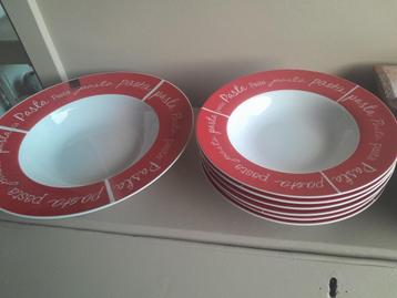 Pastaborden beschikbaar voor biedingen