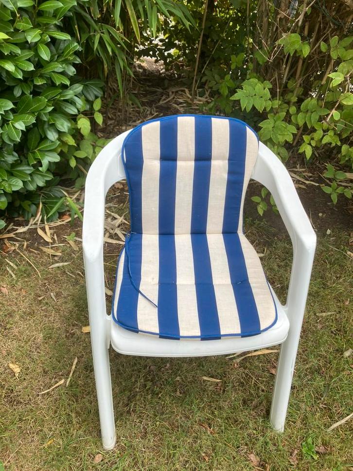 5 Tuinstoelen + Kussentjes, Tuin en Terras, Tuinstoelen, Zo goed als nieuw, Ophalen