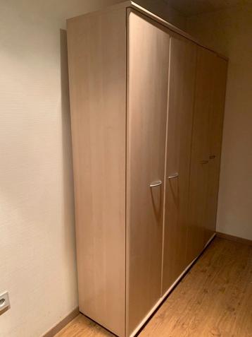 Bureaustoel Bureaukasten Bureau beschikbaar voor biedingen