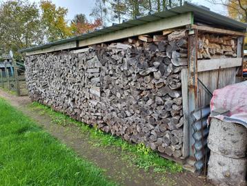 5 jaar natuurlijk gedroogd den en sparrenhout @ 80€/m3  beschikbaar voor biedingen
