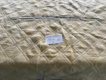 3 matrasbeschermers beschikbaar voor biedingen