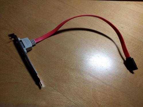 Externe SATA-poort, Computers en Software, Pc- en Netwerkkabels, Nieuw, Ophalen of Verzenden