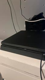 Ps4 Slim 500 Go en très bon état, 2 ans + 2 manettes, Online, À partir de 12 ans, Comme neuf, Autres genres