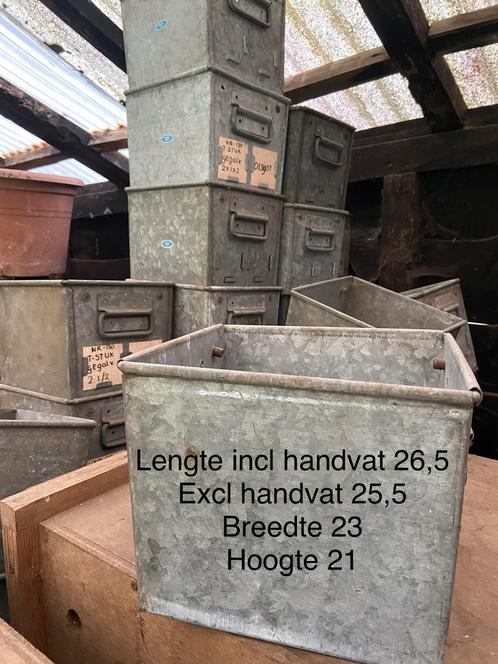 Metalen grijpbakken - kisten, Huis en Inrichting, Woonaccessoires | Kisten, Gebruikt, Minder dan 50 cm, Minder dan 50 cm, Minder dan 50 cm