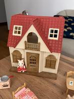 Sylvanian chalet de ville + famille de lapins + meubles, Comme neuf