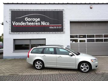 Volvo V50 1.6DRIVe Momentum LEDER,NAVI,CRUISE,PDC,TREKHAAK