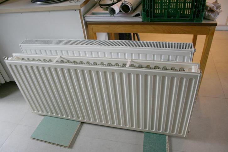9 radiatoren chauffage, Doe-het-zelf en Bouw, Verwarming en Radiatoren, Zo goed als nieuw, Radiator, 800 watt of meer, Ophalen