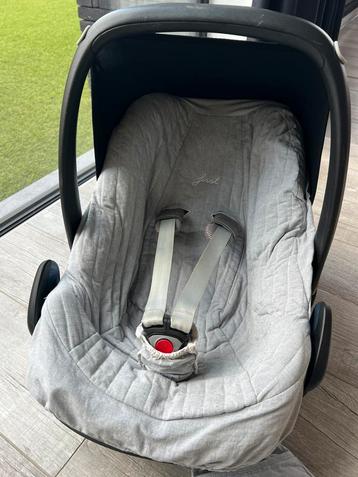 Maxi cosi Pebble + hoes First, Ophalen, Zo goed als nieuw