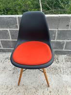 4 stoelen Charles EAMS PX stuk tel 0494 43 17 25, Ophalen of Verzenden
