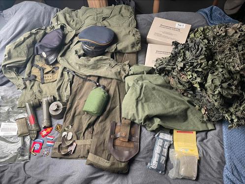 Partij naoorlogse militaria, Verzamelen, Militaria | Algemeen, Landmacht, Overige typen, Verzenden