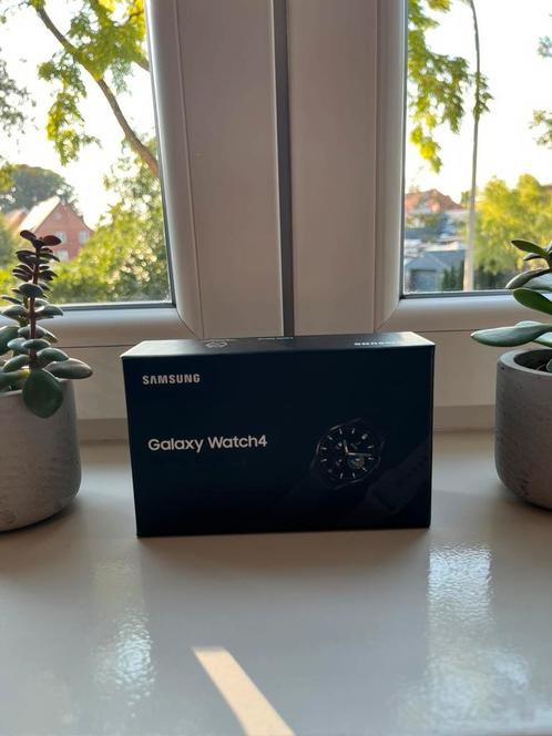 Samsung galaxy watch4 - 40mm - nieuw - zwart, Handtassen en Accessoires, Smartwatches, Nieuw, Android, Zwart, Waterdicht, Ophalen
