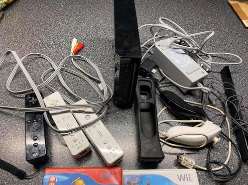 Nintendo Wii met 3 remote controls en spellen, Consoles de jeu & Jeux vidéo, Consoles de jeu | Nintendo Wii, Utilisé, Enlèvement ou Envoi
