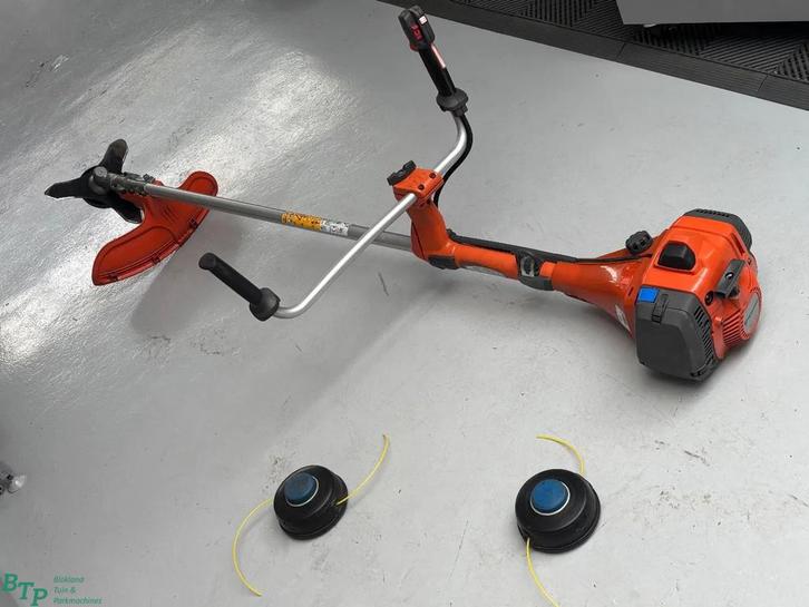 Husqvarna Gebruikte 545RXT bosmaaier Pro mes en draadkop, Articles professionnels, Machines & Construction | Jardin, Parc & Sylviculture