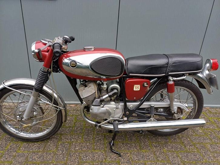 Bridgestone 175cc dual twin onderdelen bj 68, Motoren, Onderdelen | Merk-onafhankelijk, Ophalen
