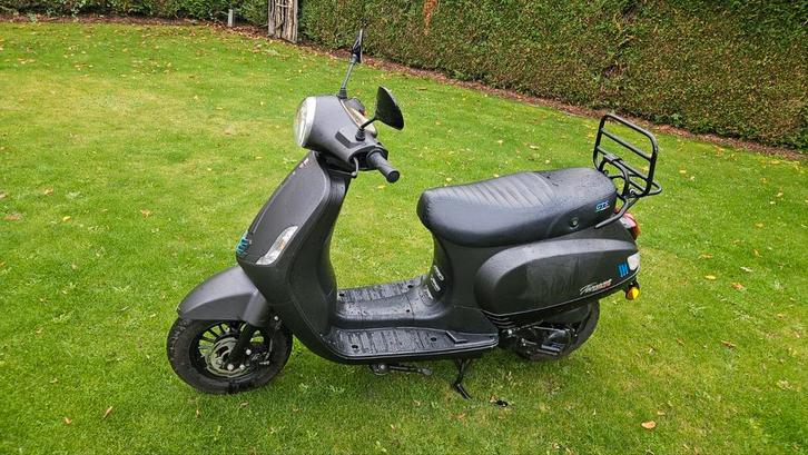 GTS Toscana 50cc pure, Fietsen en Brommers, Snorfietsen en Snorscooters, Gebruikt, Ophalen