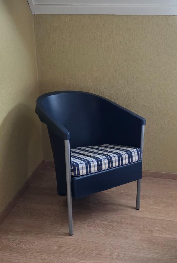 Armstoelen, Huis en Inrichting, Fauteuils, Zo goed als nieuw, Kunststof, 50 tot 75 cm, Minder dan 75 cm, Ophalen