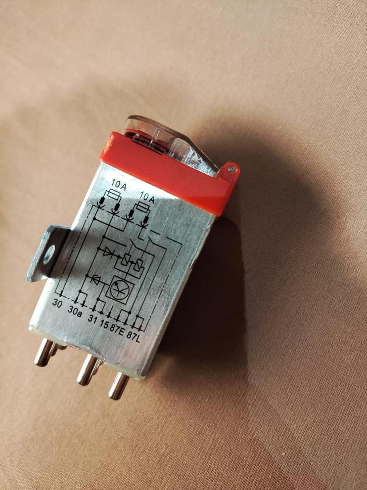 Mercedes w124 ovp relais relay w201 w126 NEW nieuw, Auto-onderdelen, Elektronica en Kabels, Ophalen