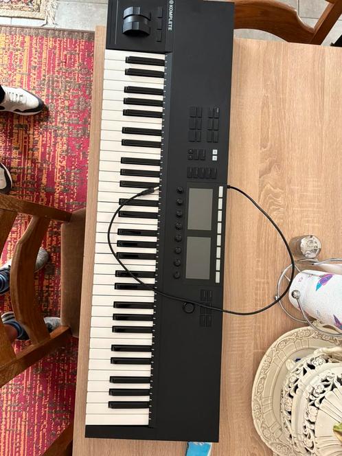 Native instruments komplete kontrol s61, Muziek en Instrumenten, Keyboards, Zo goed als nieuw, Ophalen