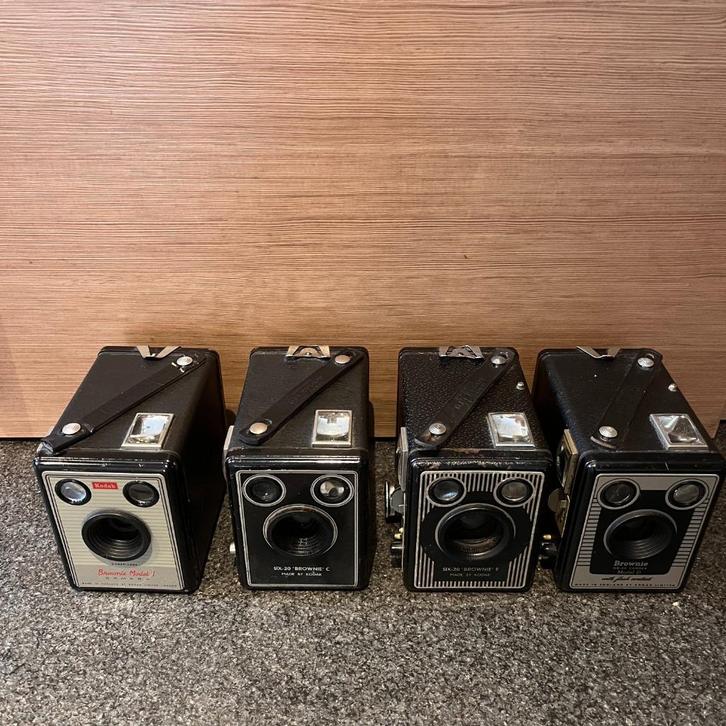 4 Kodak Brownie box camera's, Audio, Tv en Foto, Fotocamera's Analoog, Gebruikt, Compact, Kodak, Ophalen of Verzenden