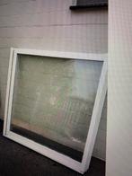 Vast wit PVC raam met dubbele beglazing, Ophalen