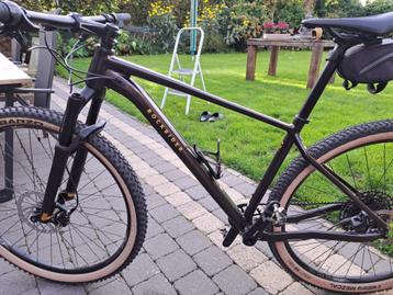 Rockrider mountainbike 2024– zo goed als nieuw – €550 beschikbaar voor biedingen