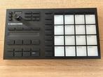 MASCHINE MIKRO MK3, Muziek en Instrumenten, Midi-apparatuur, Ophalen, Zo goed als nieuw