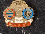 Pin voetbal Europa Cup final Madrid 2010 FC Bayern Inter, Ophalen of Verzenden, Zo goed als nieuw, Sport, Speldje of Pin