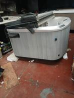 4 persoons jacuzzi. Gratis geleverd, Ophalen of Verzenden, Zo goed als nieuw