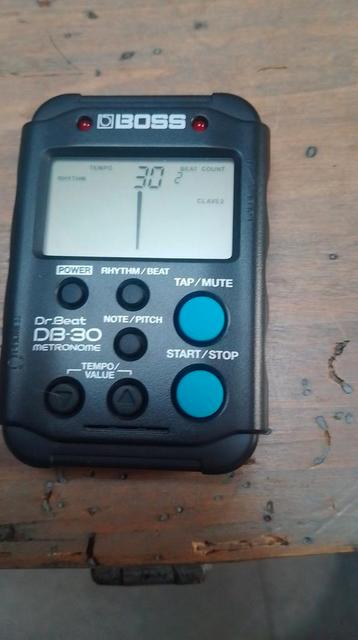 Boss metronom beschikbaar voor biedingen