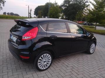 Ford fiesta /2010 benzine / Met GPS /Bluetooth /168038 km