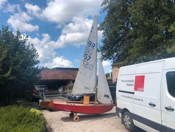Zeilbootje met alle toebehoren 499 euro eerst is eerst, Watersport en Boten, Ophalen, Zo goed als nieuw