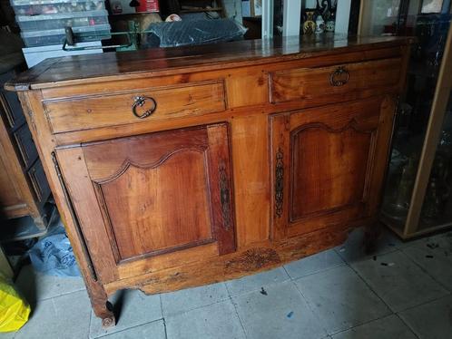 Antieke dressoir met wat werk aan, Antiek en Kunst, Antiek | Meubels | Kasten, Ophalen