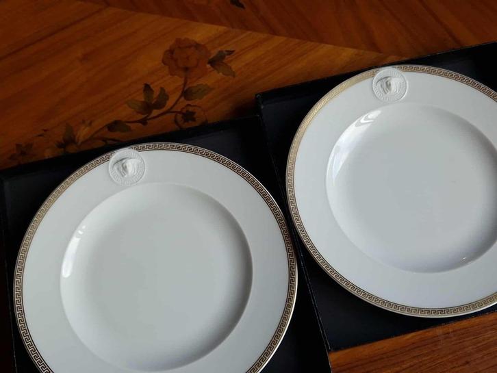 VERSACE - Médaillon Méandre d'or Assiette Porcelaine, Antiek en Kunst, Antiek | Porselein, Ophalen