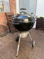 Weber Master Touch GBS 57cm + hoes + brikettenstarter, Tuin en Terras, Ophalen, Zo goed als nieuw