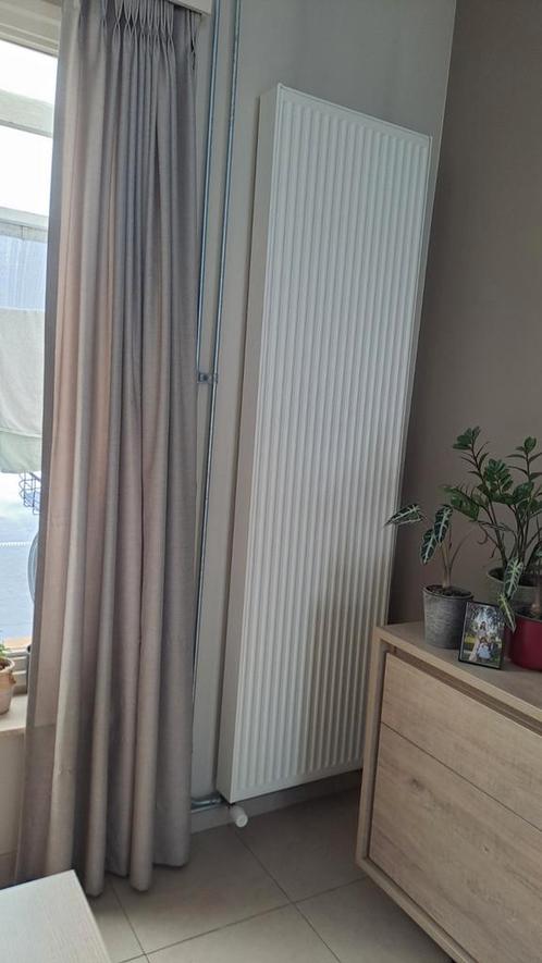 Witte radiatoren + thermostatisch kranen, Doe-het-zelf en Bouw, Verwarming en Radiatoren, Zo goed als nieuw, Ophalen