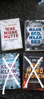 M.J Arlidge, Boeken, Ophalen, Zo goed als nieuw, M.J. Arlidge
